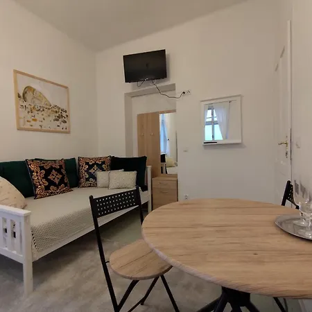Vila Opocno Gasthuis *