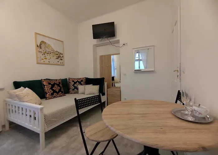 Vila Opocno بيت ضيافة *